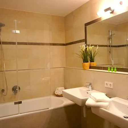 Alpin & Διαμέρισμα Τσελ αμ Ζέε